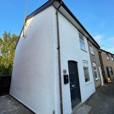 Nice 2 Bedroom House In Stowmarket Eksteriør billede