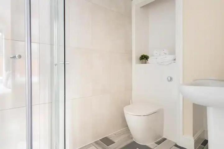 Nice 2 Bedroom House In Stowmarket Eksteriør billede
